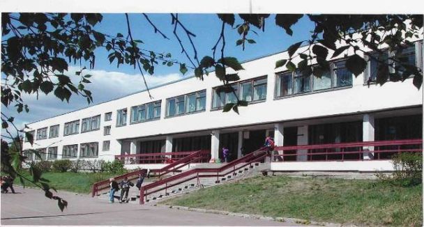 Здание школы (ул. Школьная, д.8, пос. Калинина).